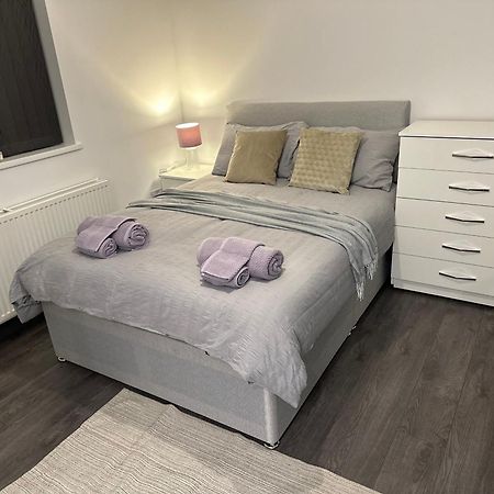 The Little Oaks Apartment เบอร์มิงแฮม ภายนอก รูปภาพ