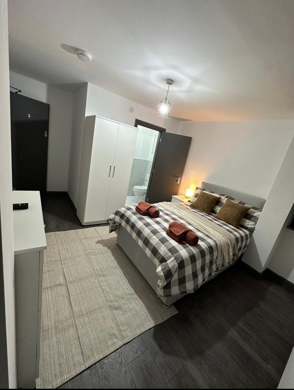 The Little Oaks Apartment เบอร์มิงแฮม ภายนอก รูปภาพ